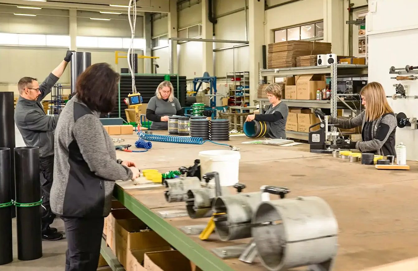 Kachel-Aktuelle-Stellenanzeigen-MASTERTEC@2x-6e28e98b